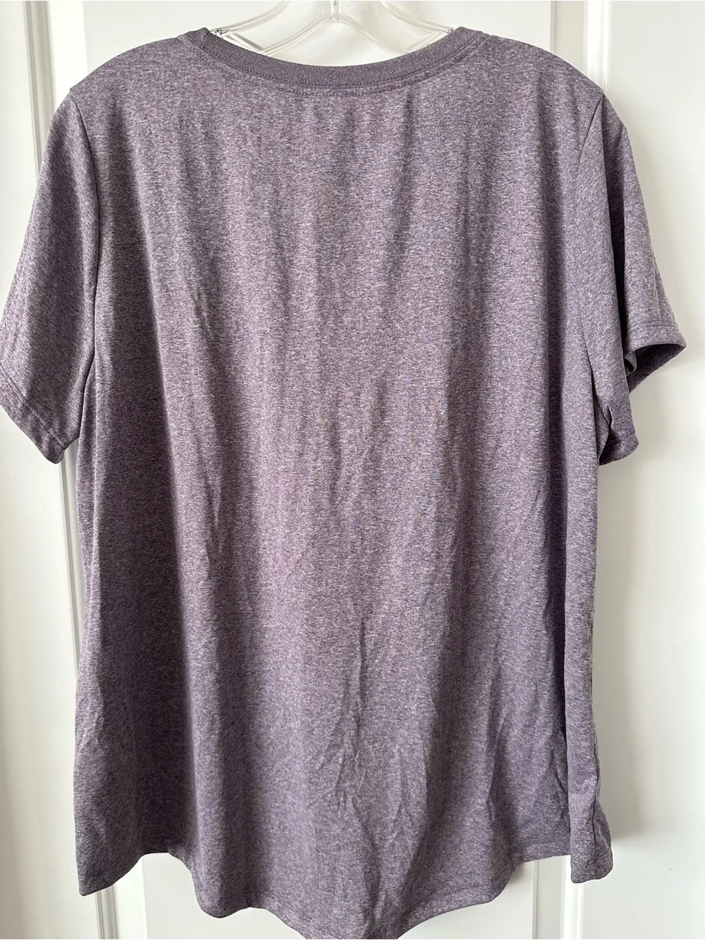 4 Nike woman’s Dri-FIT Short Sleeve Tee - Picture 4 of 16